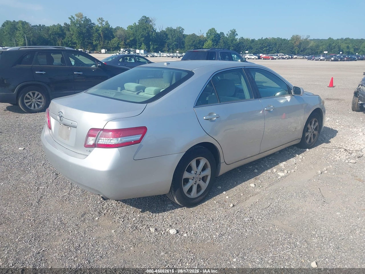 2010 TOYOTA CAMRY LE · 4/11