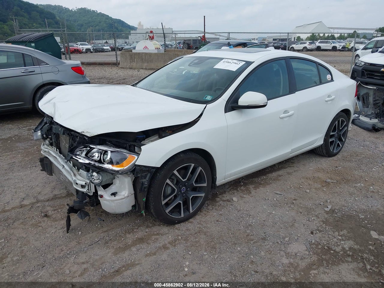 2017 VOLVO S60 T5 DYNAMIC · 2/11