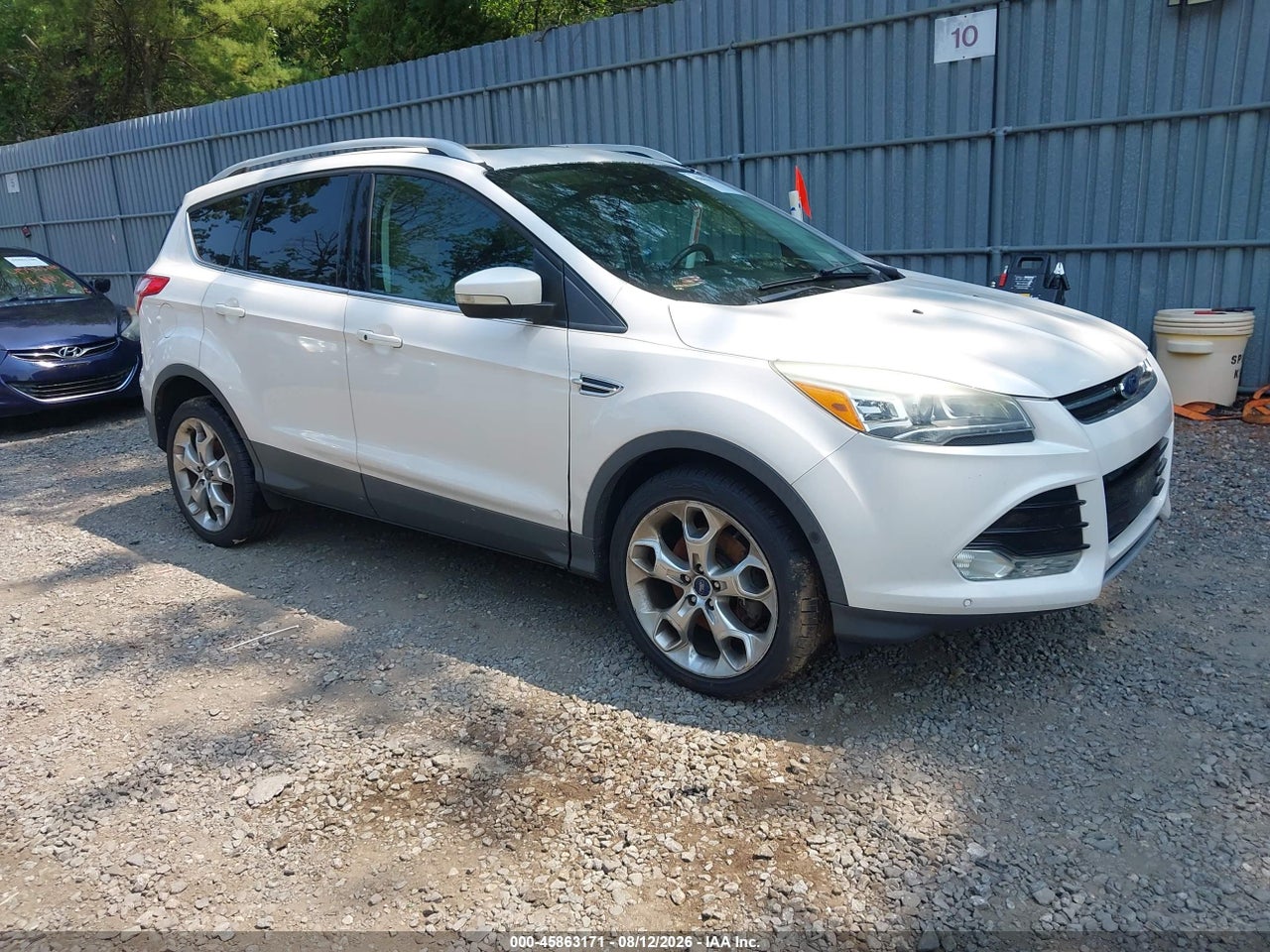 1FMCU9J97GU****** · 2016 FORD ESCAPE TITANIUM