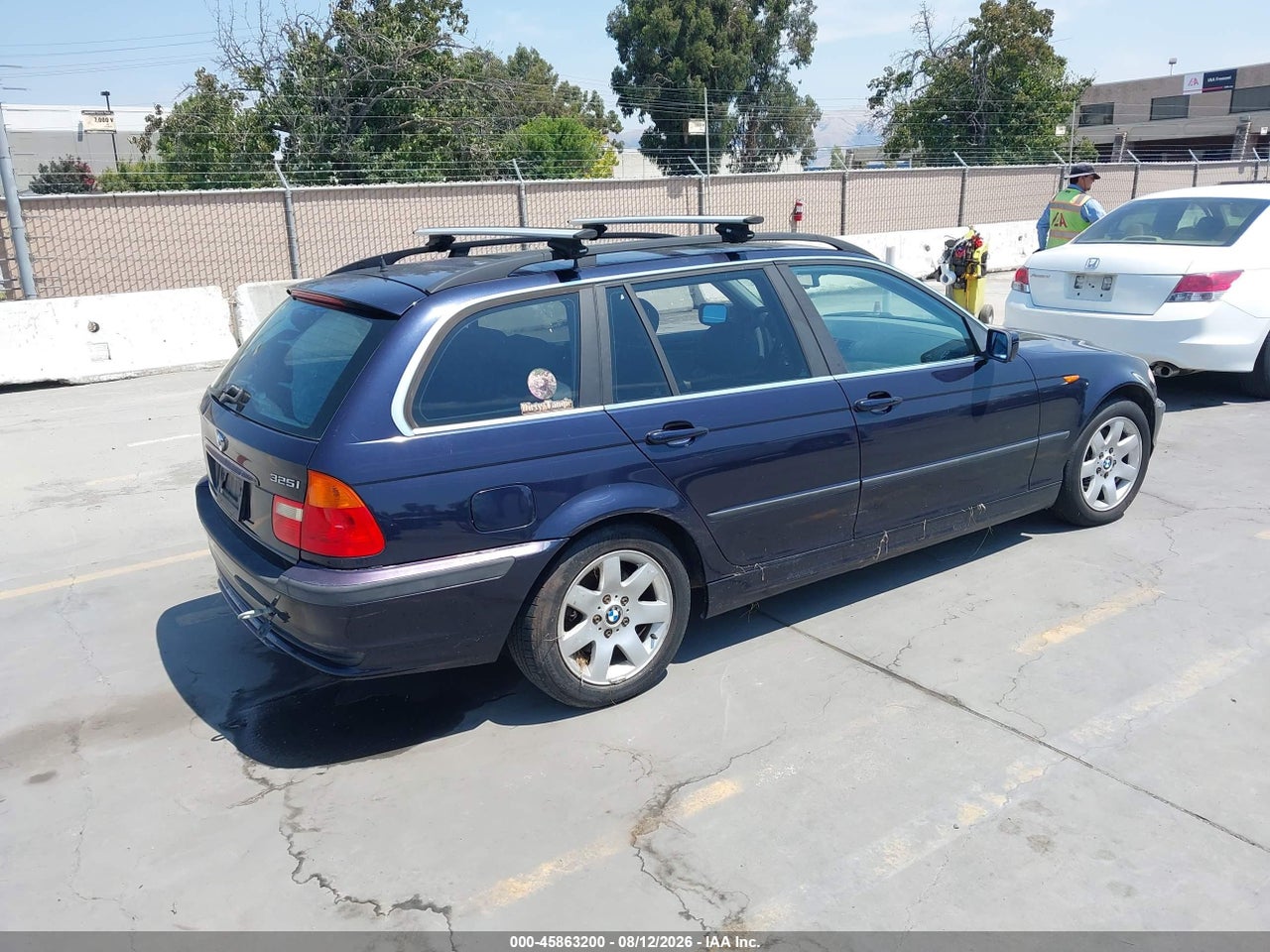 2003 BMW 325IT   · 4/11