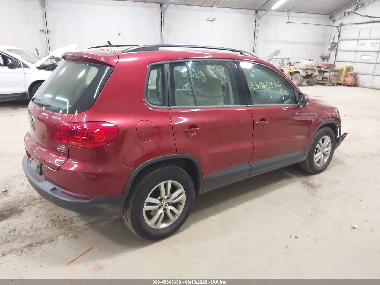 2016 VOLKSWAGEN TIGUAN S · 4/11