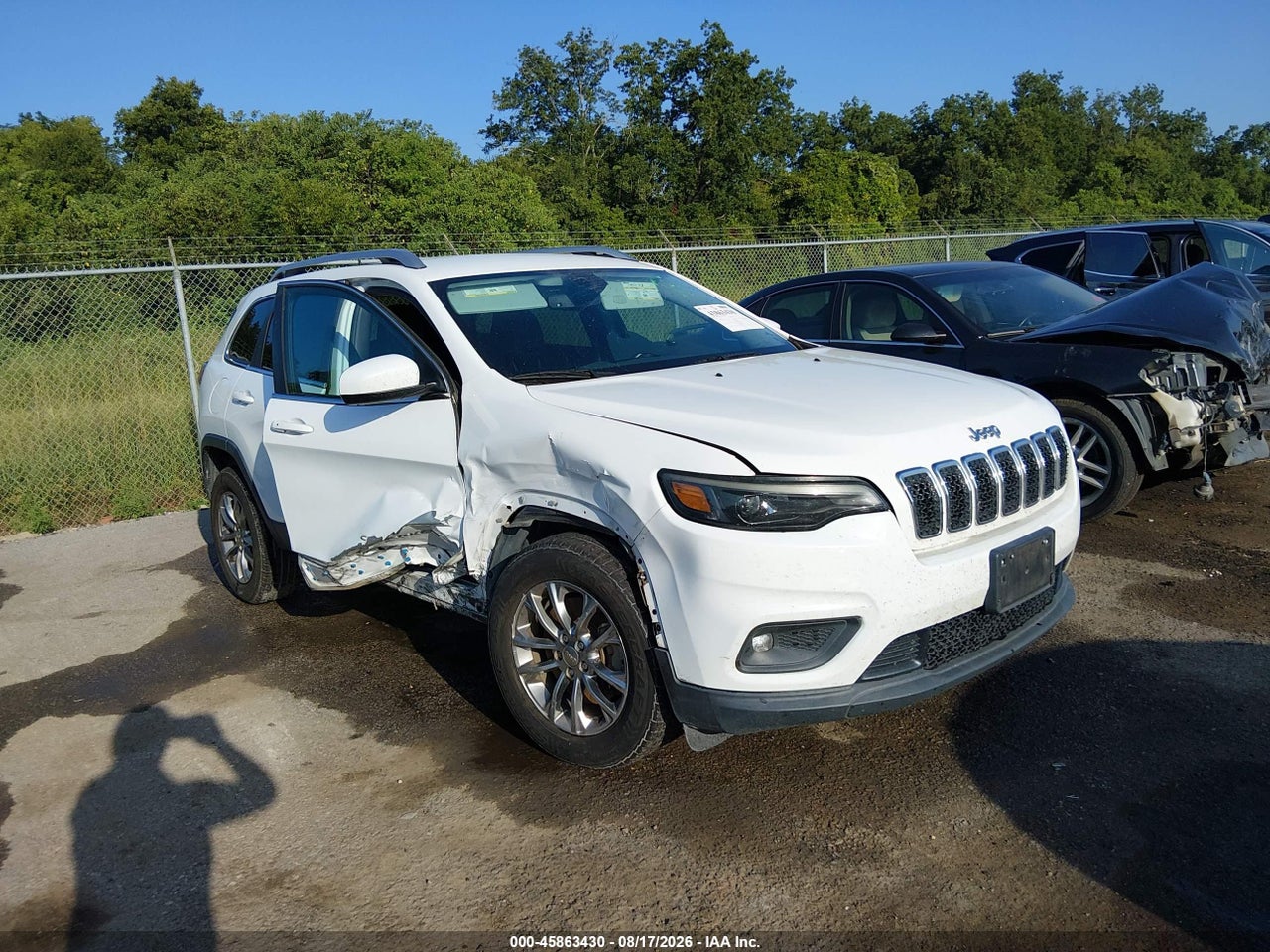 1C4PJMLB4KD****** · 2019 JEEP CHEROKEE LATITUDE PLUS 4X4