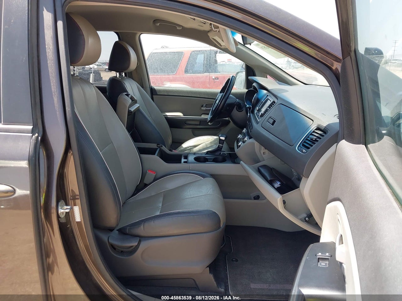2017 KIA SEDONA LX · 5/11