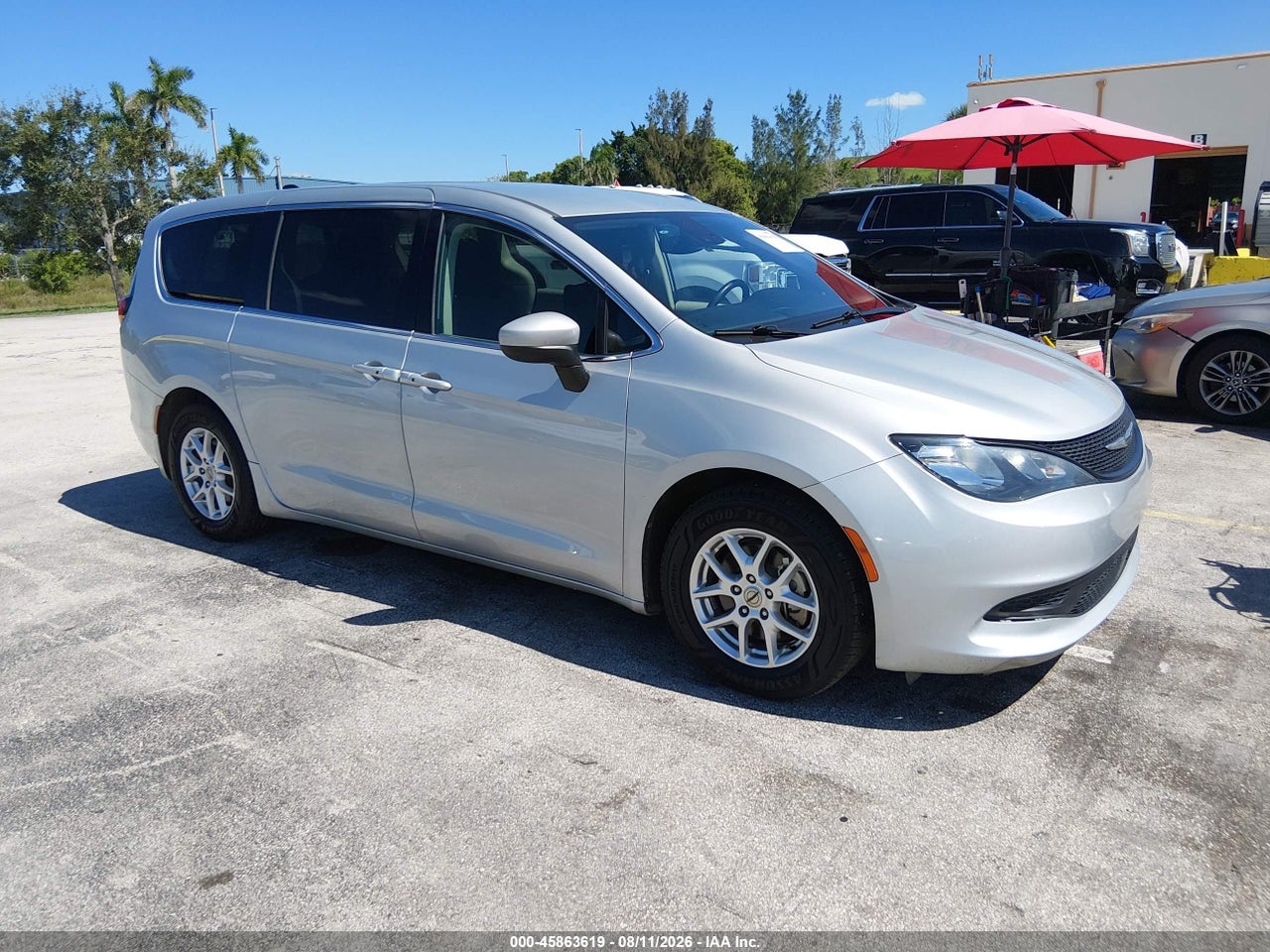 2C4RC1CG3PR****** · 2023 CHRYSLER VOYAGER LX