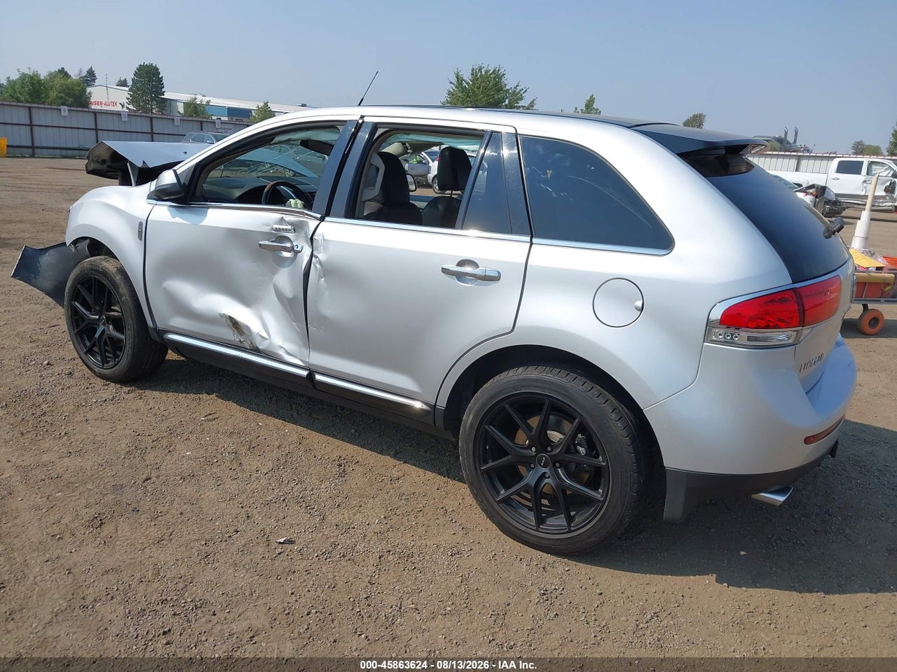 2011 LINCOLN MKX · 3/10