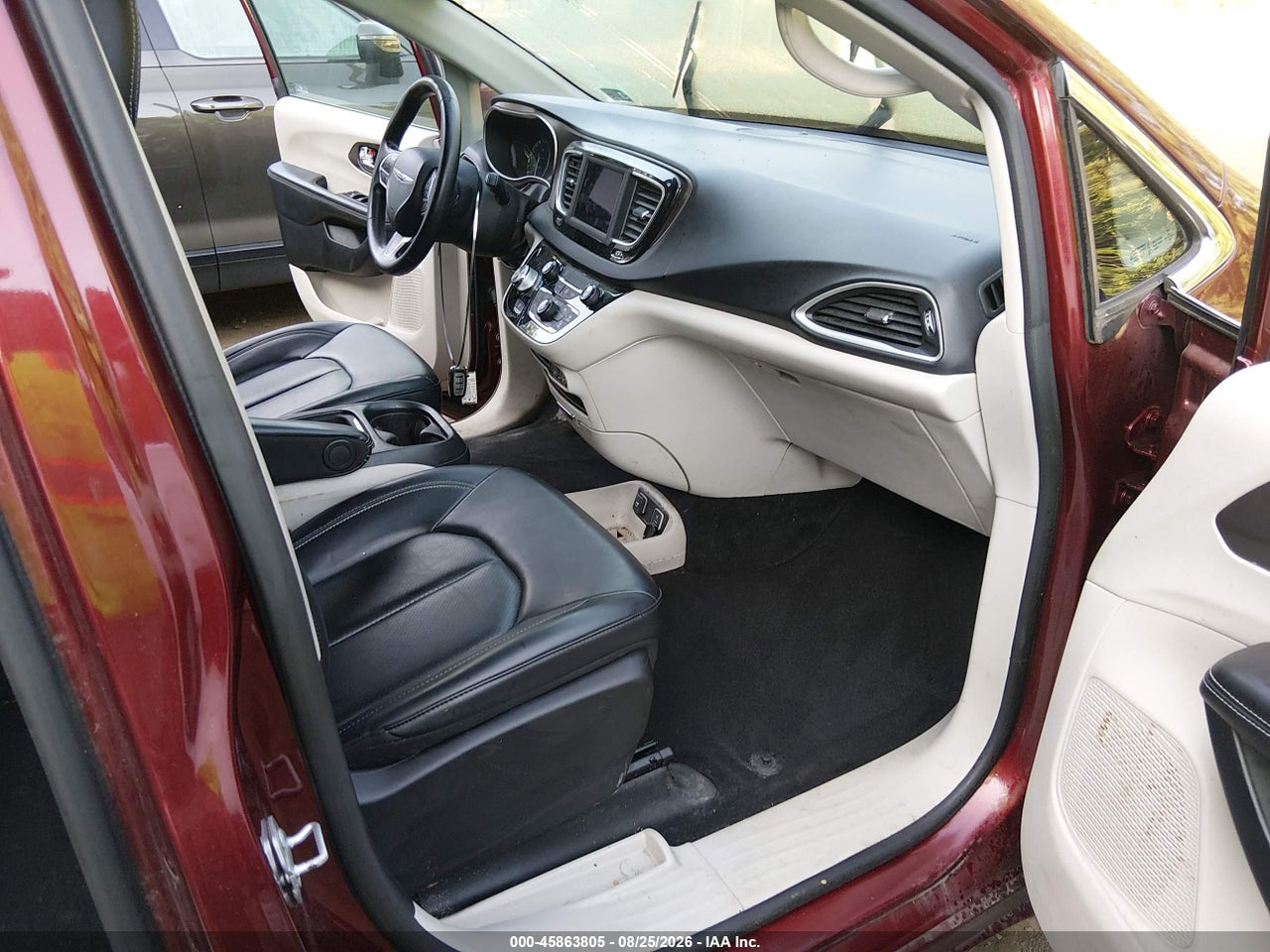2021 CHRYSLER VOYAGER LXI · 5/11