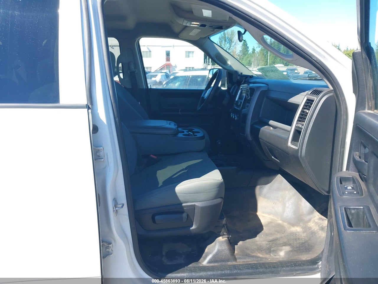 2017 RAM 3500 TRADESMAN  4X4 6'4 BOX · 5/11