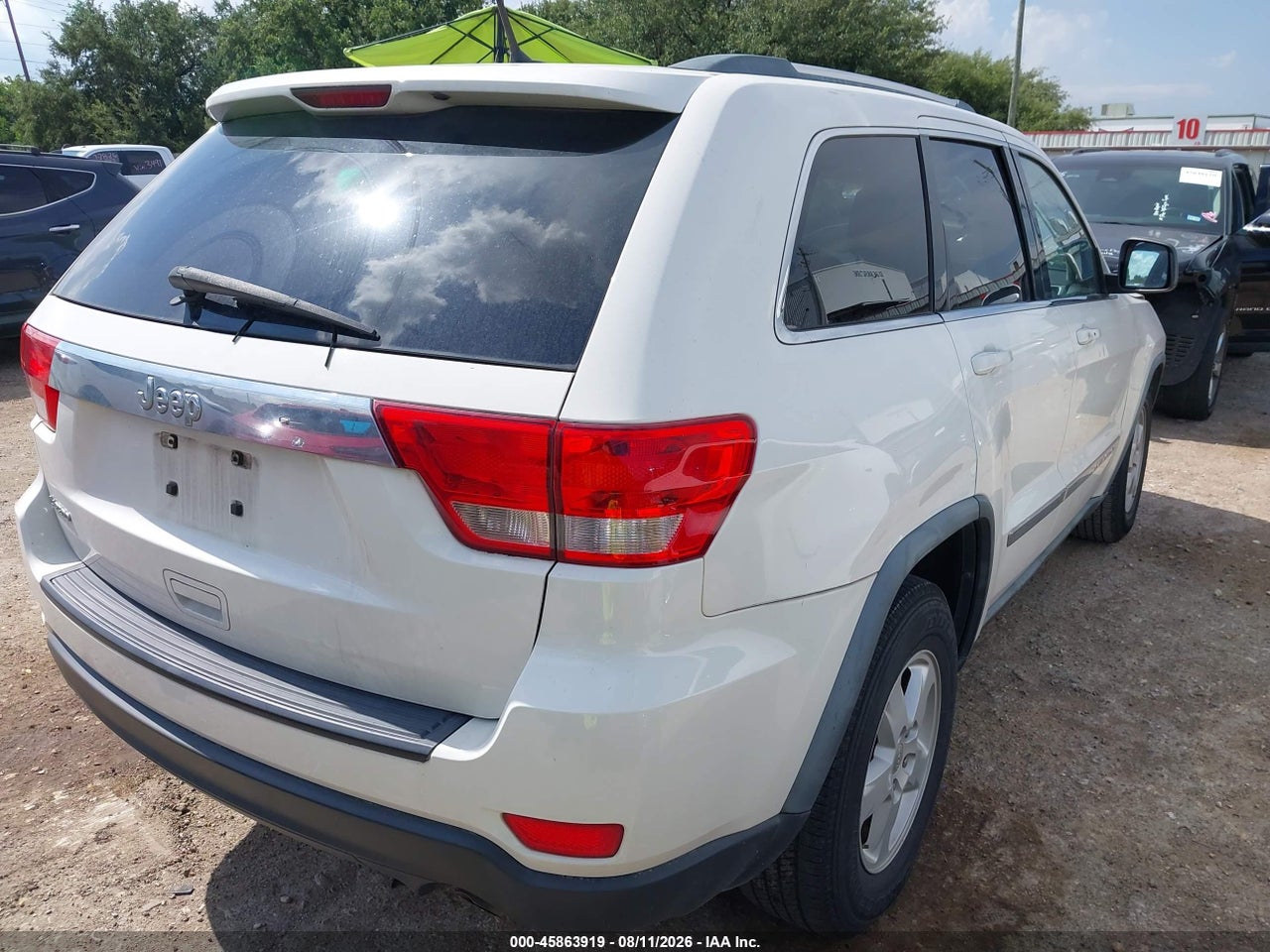 2011 JEEP GRAND CHEROKEE LAREDO · 4/11