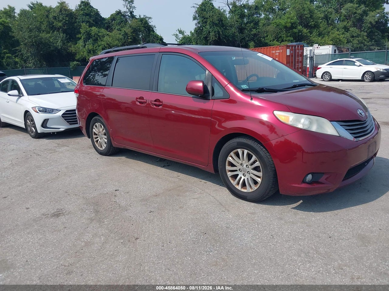 5TDYK3DC8DS****** · 2013 TOYOTA SIENNA XLE V6 8 PASSENGER
