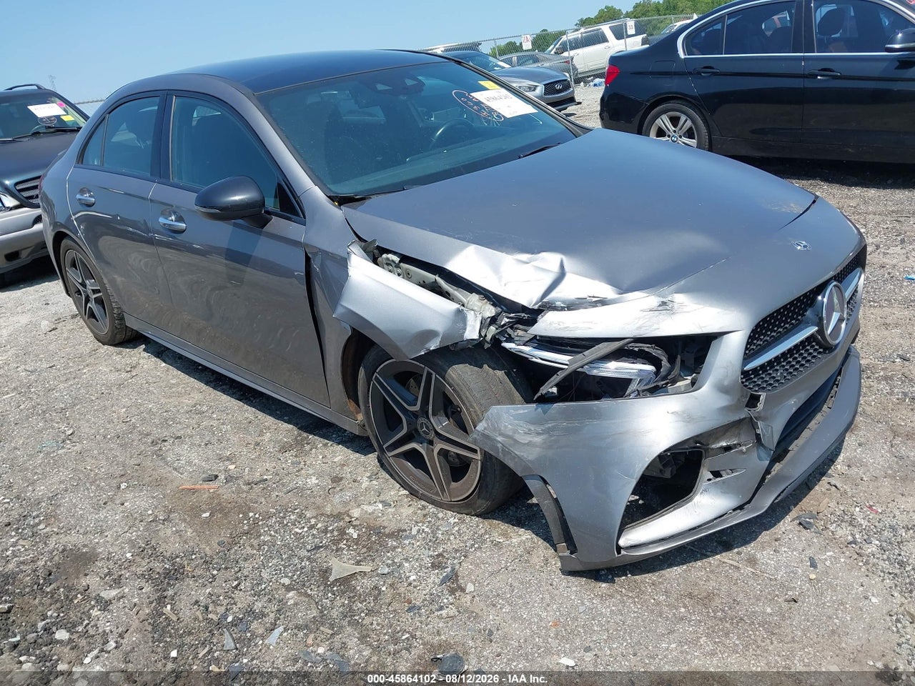WDD3G4EB4KW****** · 2019 MERCEDES-BENZ A 220