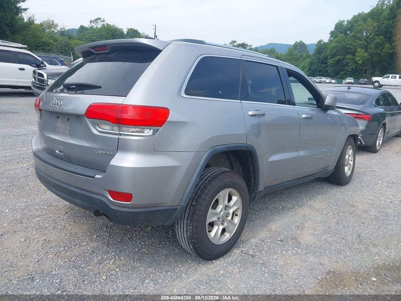2015 JEEP GRAND CHEROKEE LAREDO · 4/11