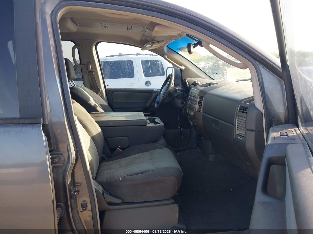 2004 NISSAN TITAN SE · 5/11