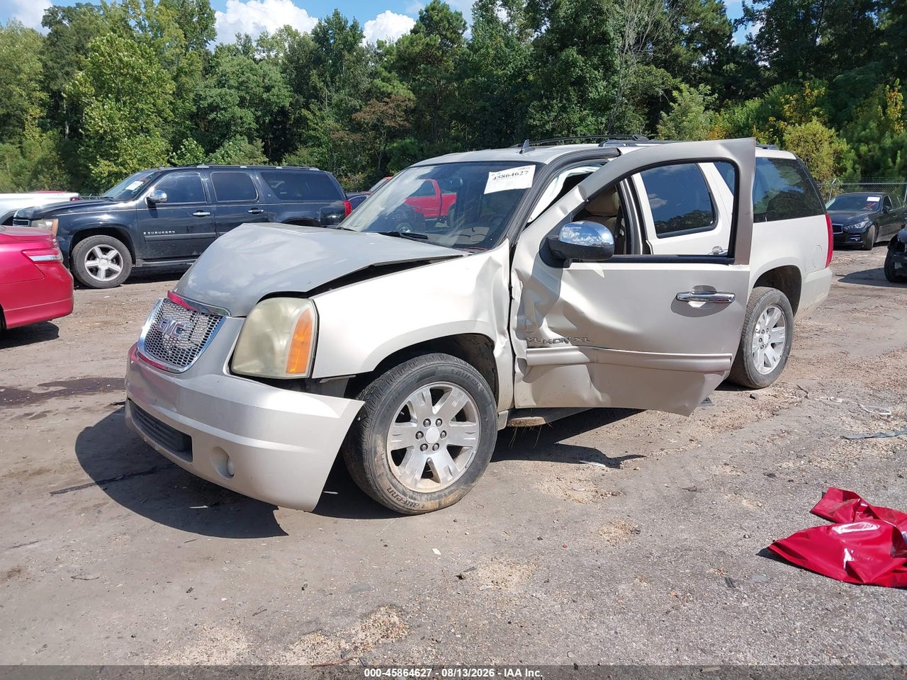 2011 GMC YUKON XL 1500 SLT · 2/11