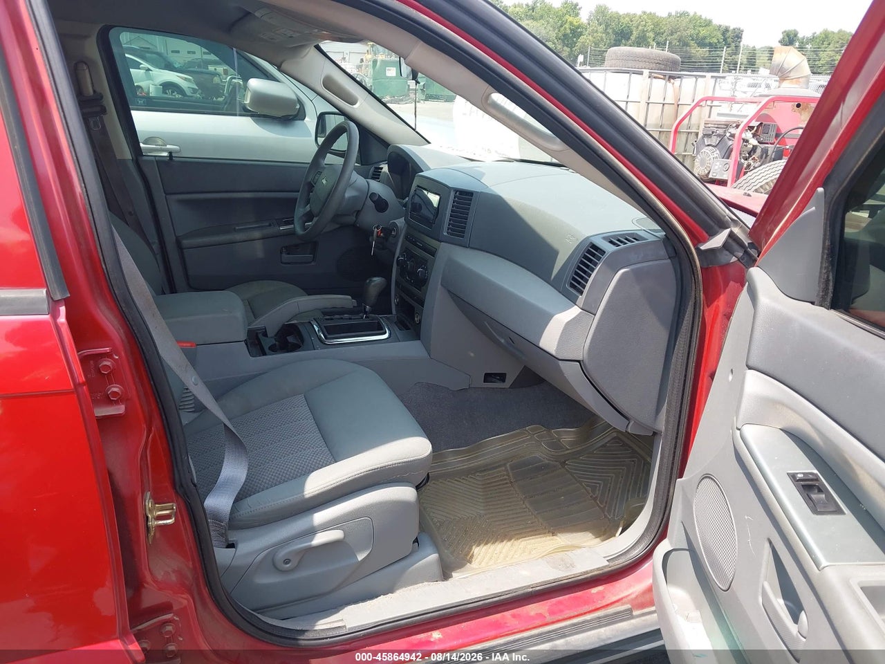 2005 JEEP GRAND CHEROKEE LAREDO · 5/11