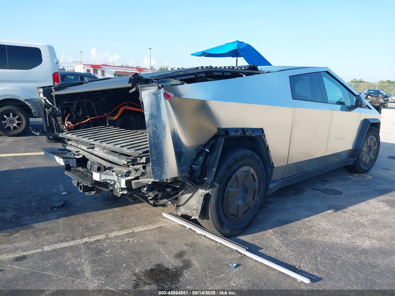 2025 TESLA CYBERTRUCK ALL-WHEEL DRIVE · 4/9