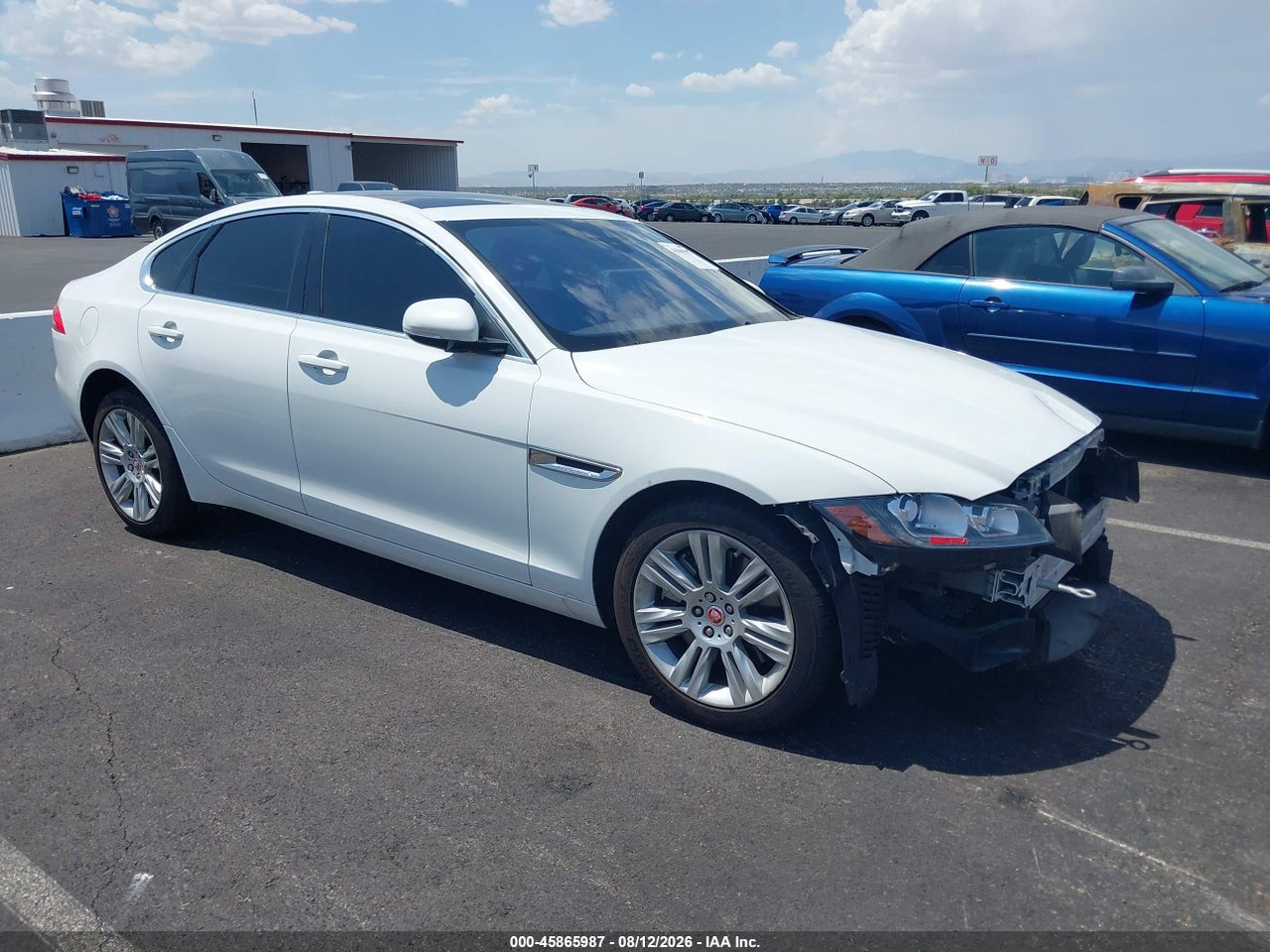 SAJBD4BVXHC****** · 2017 JAGUAR XF 35T PREMIUM