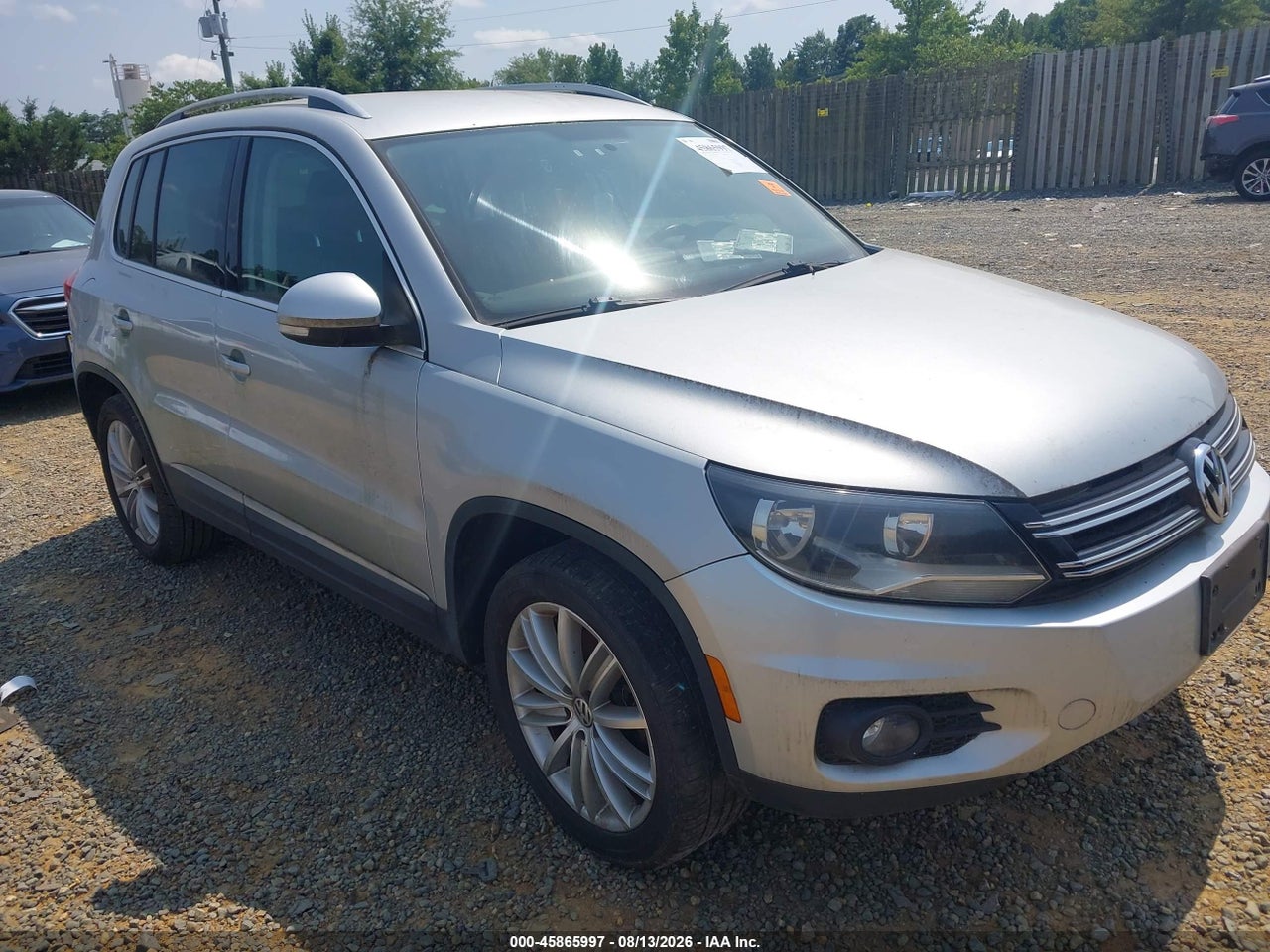 WVGAV7AX5CW****** · 2012 VOLKSWAGEN TIGUAN SE