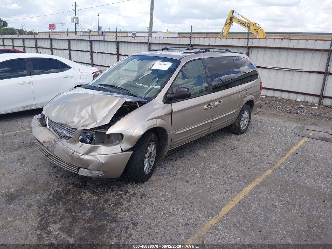 2003 CHRYSLER TOWN &amp; COUNTRY LXI · 2/10