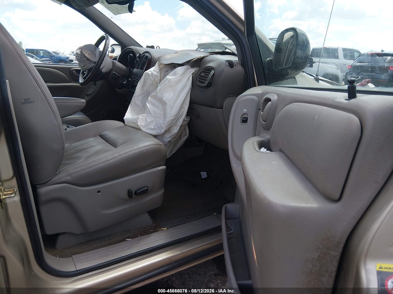 2003 CHRYSLER TOWN &amp; COUNTRY LXI · 5/10