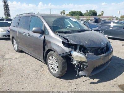 5TDYK3DC9BS****** · 2011 TOYOTA SIENNA XLE V6