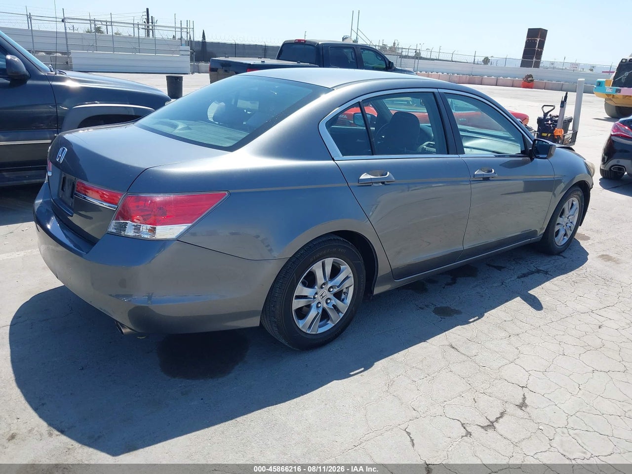 2011 HONDA ACCORD 2.4 LX-P · 4/11