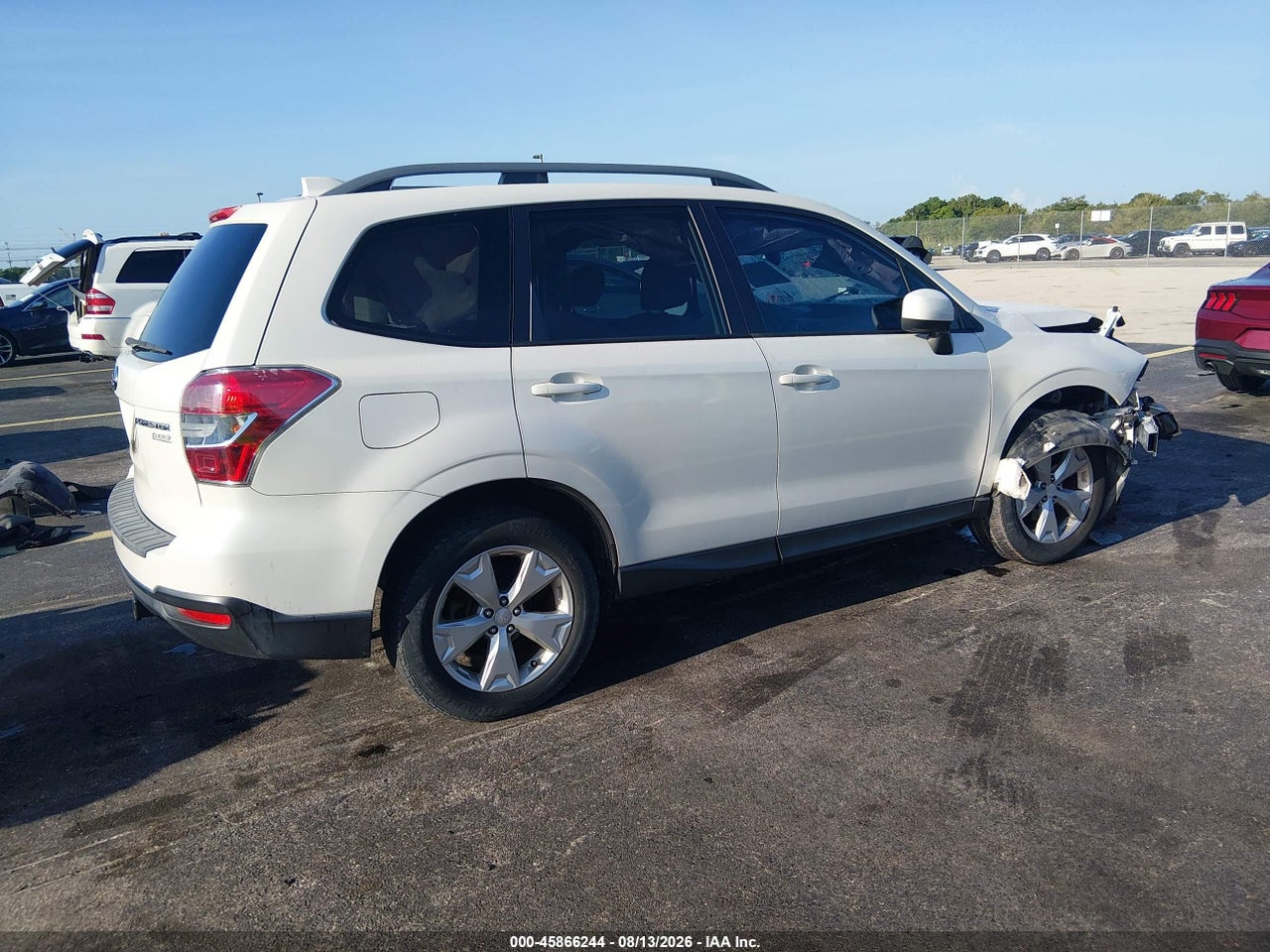 2016 SUBARU FORESTER 2.5I PREMIUM · 4/10