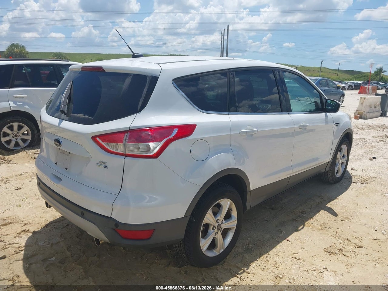 2013 FORD ESCAPE SE · 4/11