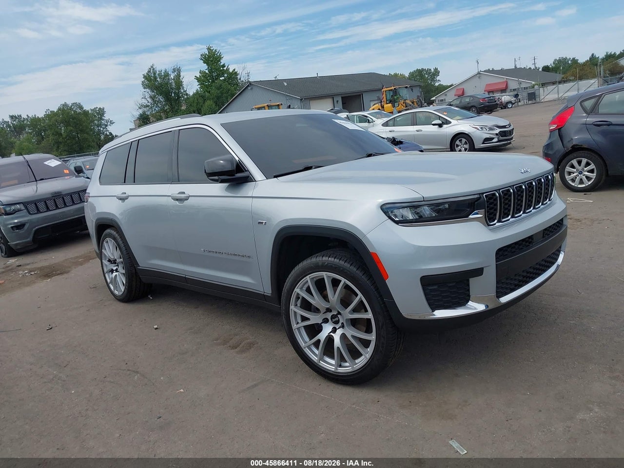 2023 JEEP GRAND CHEROKEE L LAREDO 4X4