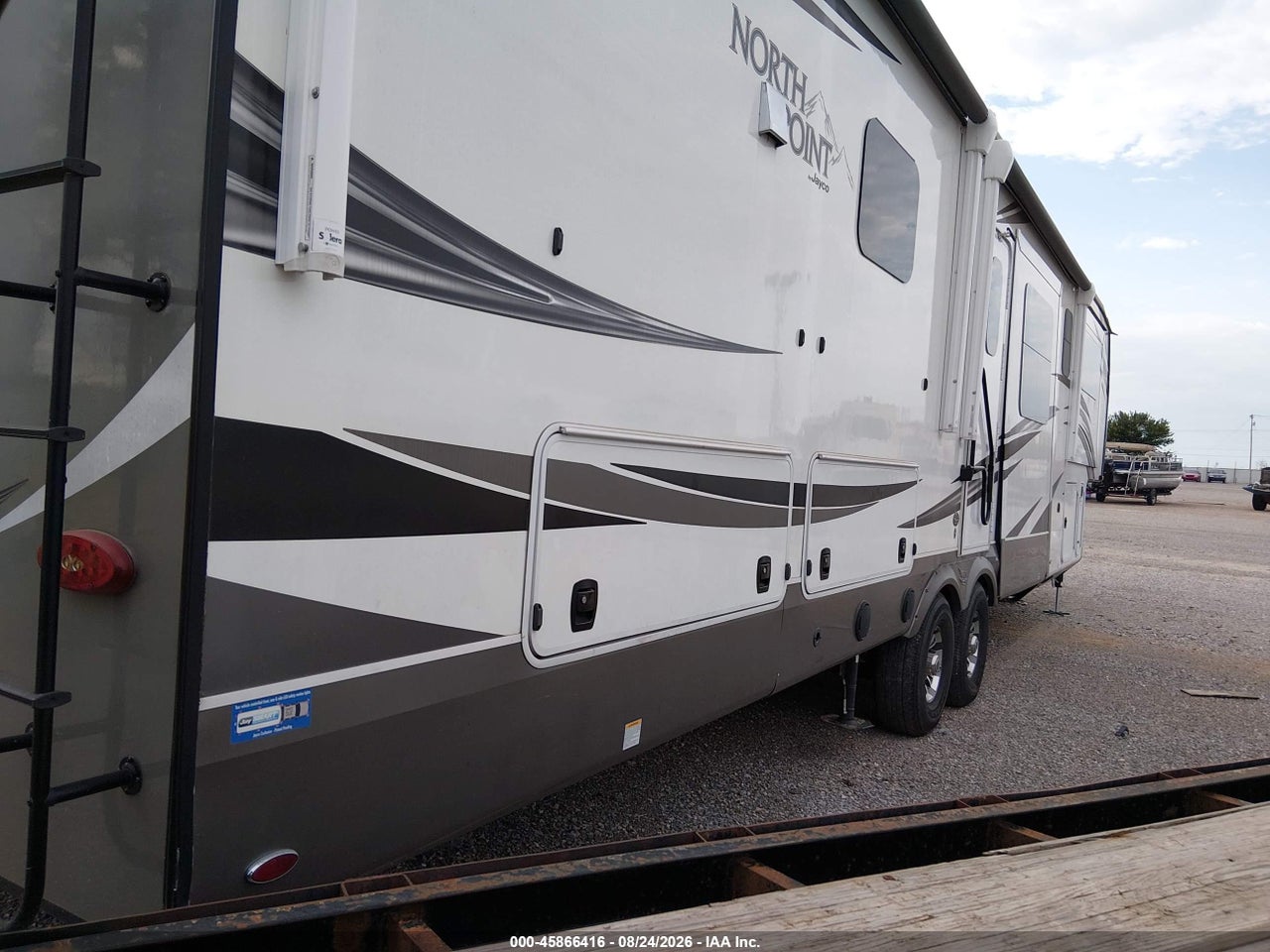 2021 JAYCO NORTH POINT · 4/10