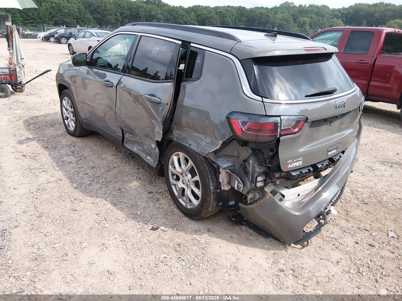 2023 JEEP COMPASS LATITUDE LUX FWD · 3/11