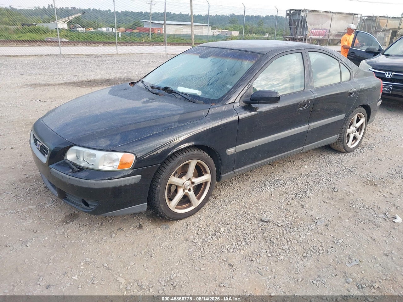 2004 VOLVO S60 R · 2/11
