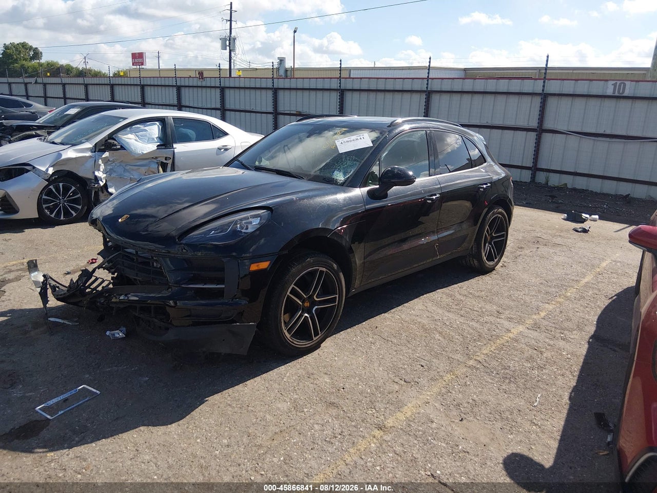 2021 PORSCHE MACAN · 2/11