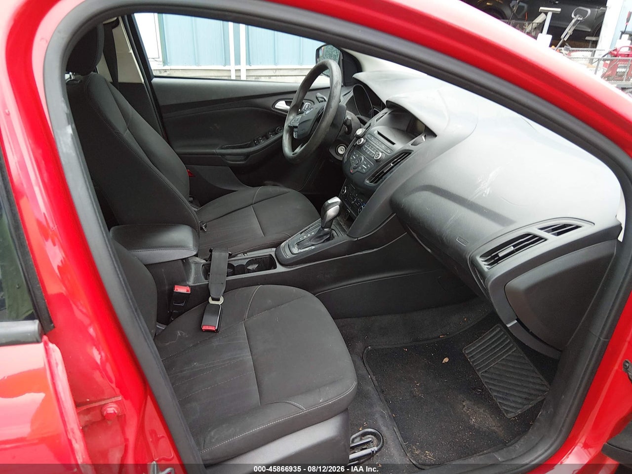 2015 FORD FOCUS SE · 5/11