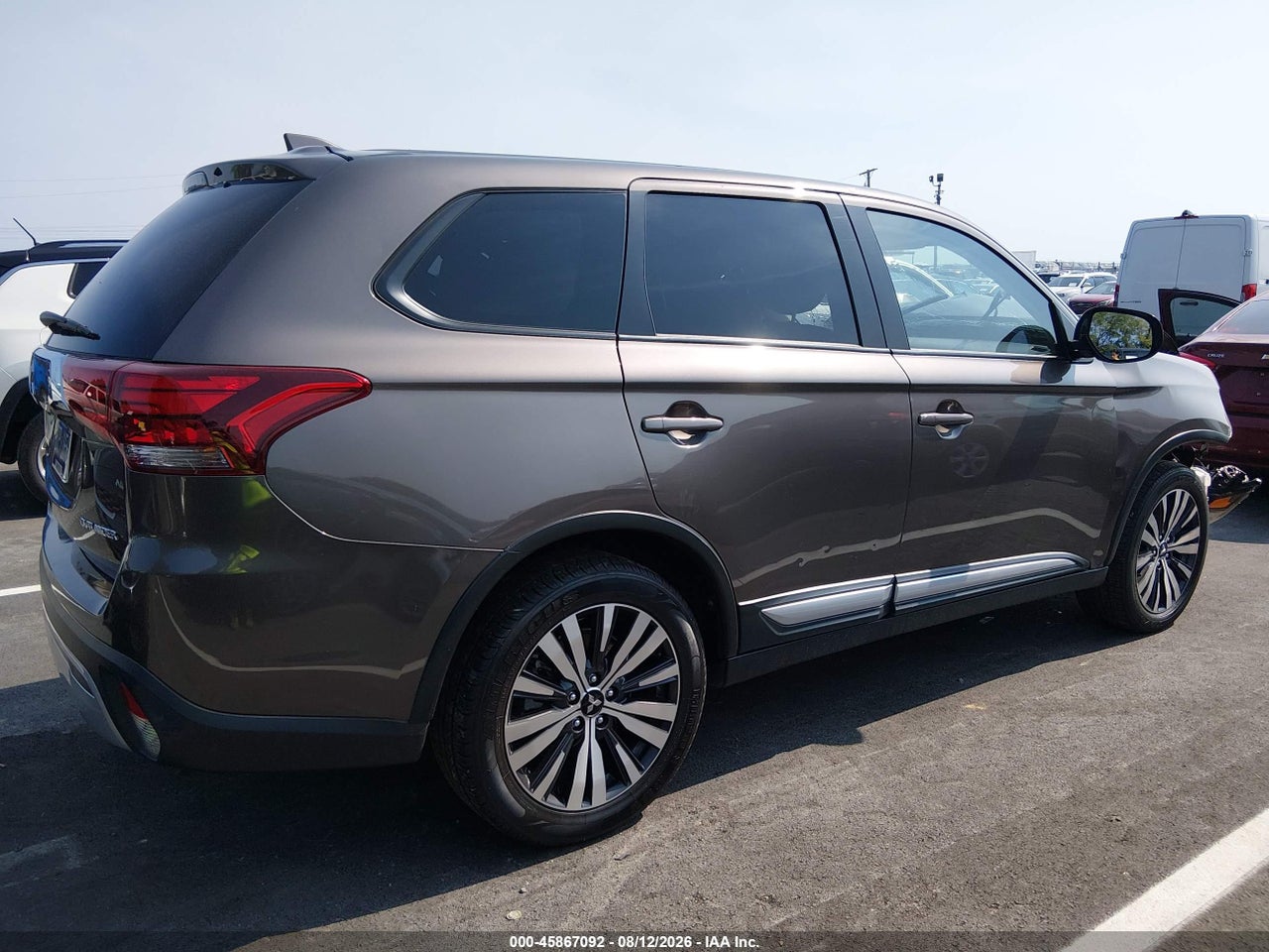 2019 MITSUBISHI OUTLANDER ES · 4/11
