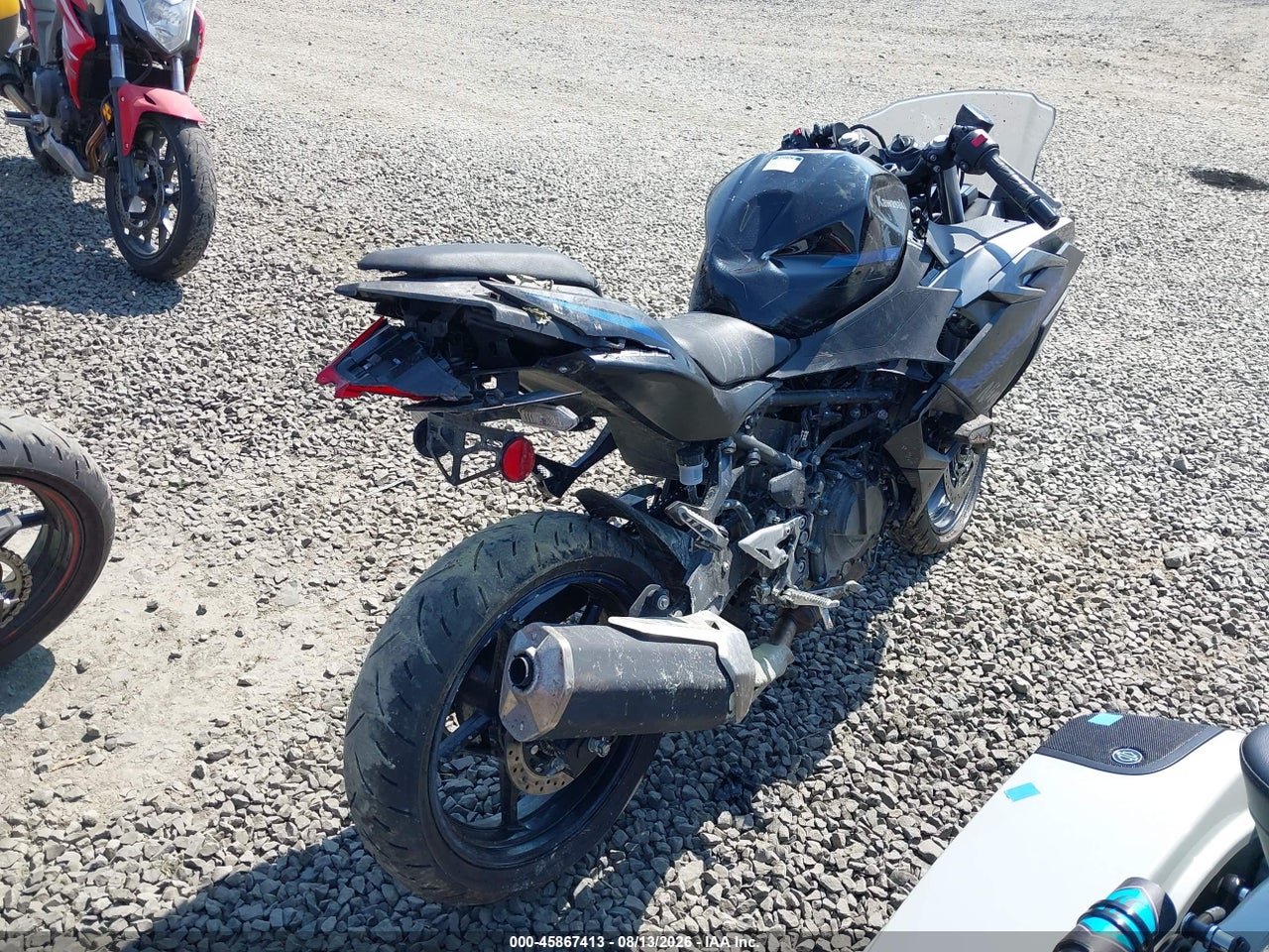 2025 KAWASAKI EX500 A/B · 4/10