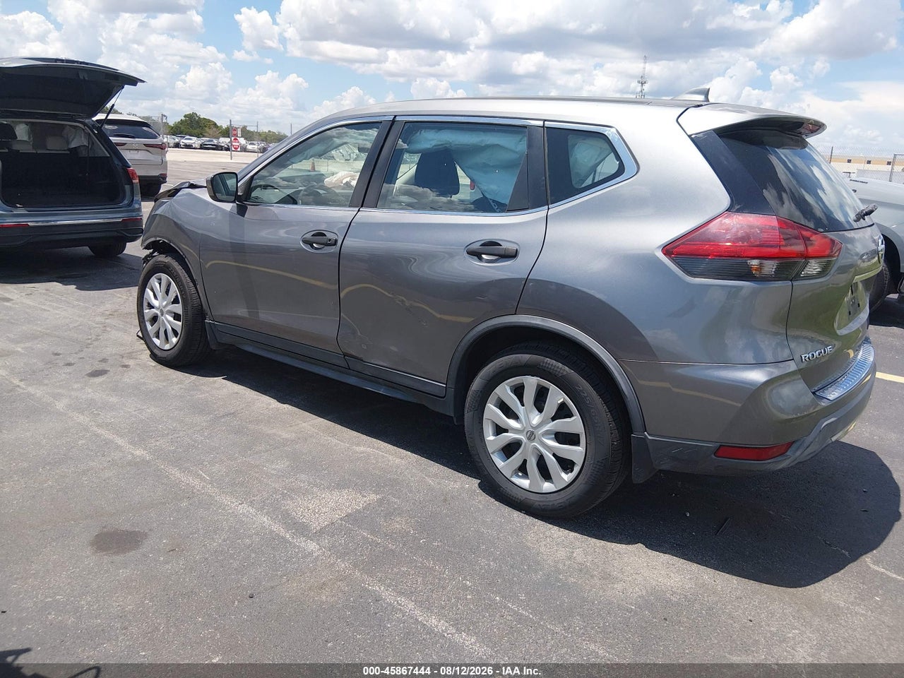 2018 NISSAN ROGUE S · 3/11