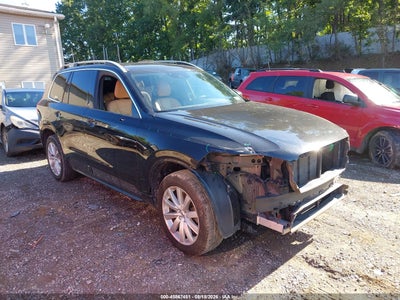 YV4A22PK9J1****** · 2018 VOLVO XC90 T6 MOMENTUM