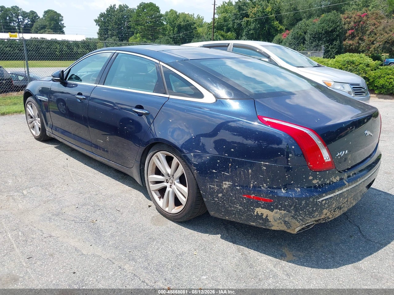 2011 JAGUAR XJ (A6) · 3/10