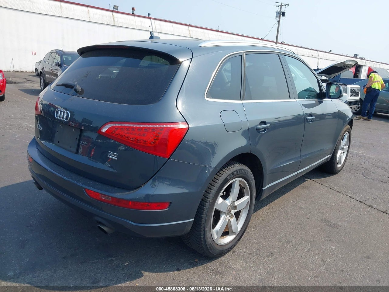 2009 AUDI Q5 3.2 PREMIUM · 4/11