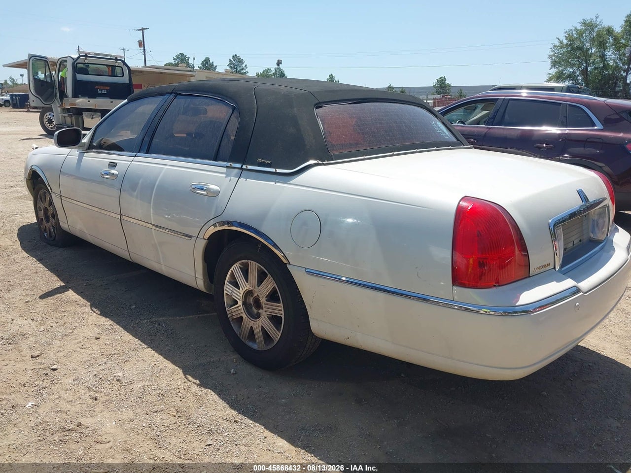 2004 LINCOLN TOWN CAR ULTIMATE · 3/11