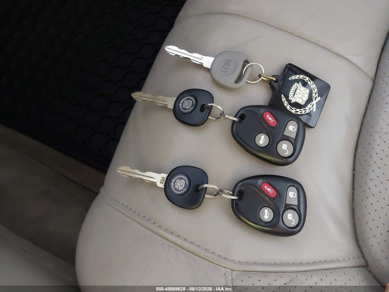 1G6KF5799YU****** · 2000 CADILLAC DEVILLE DTS · 11/11