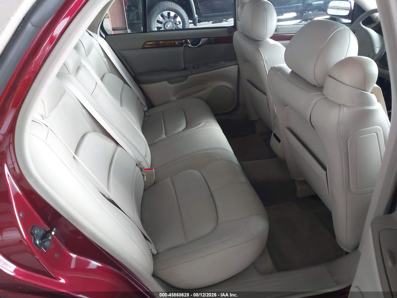 1G6KF5799YU****** · 2000 CADILLAC DEVILLE DTS · 8/11