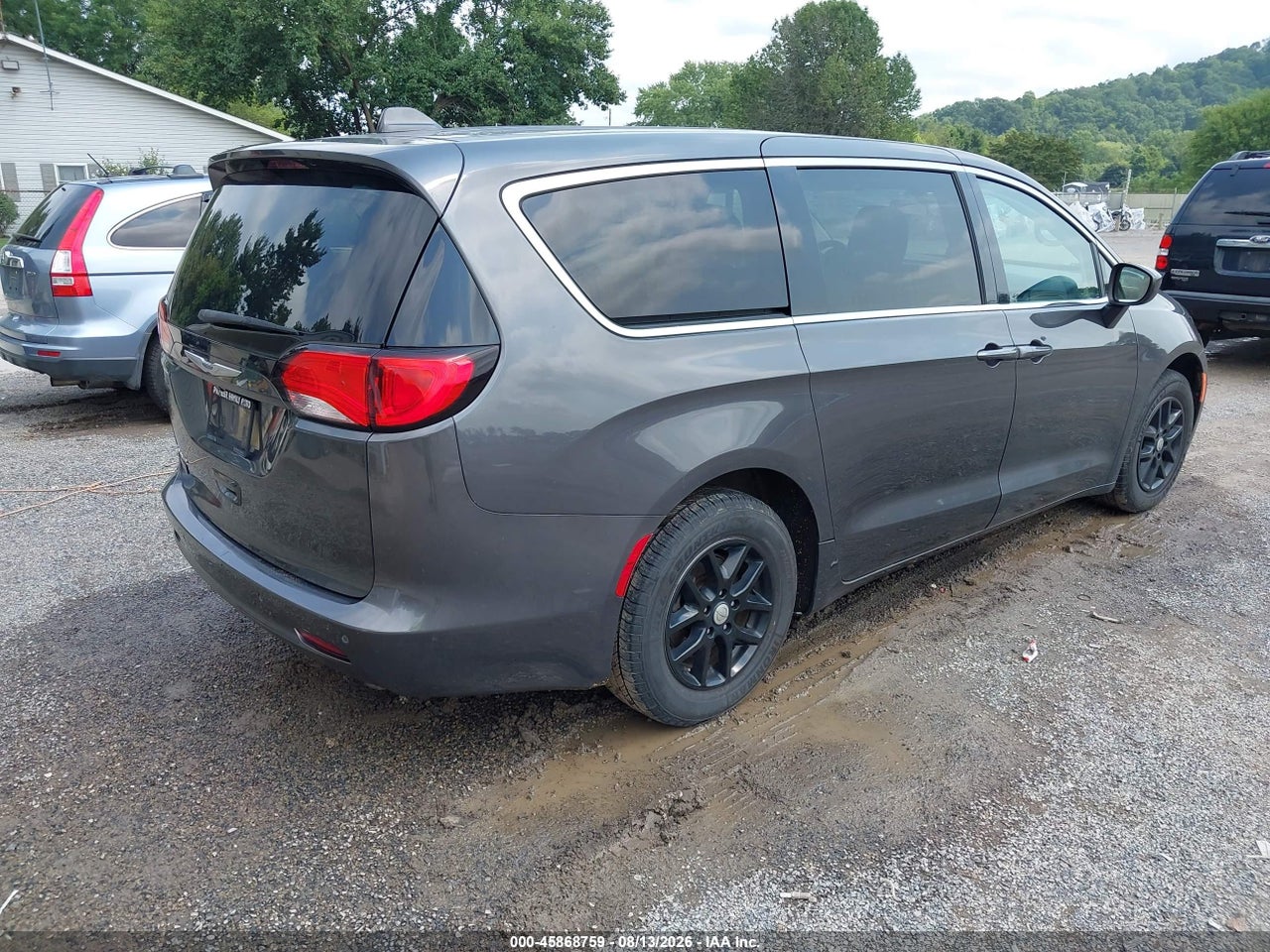 2020 CHRYSLER VOYAGER LX · 4/11