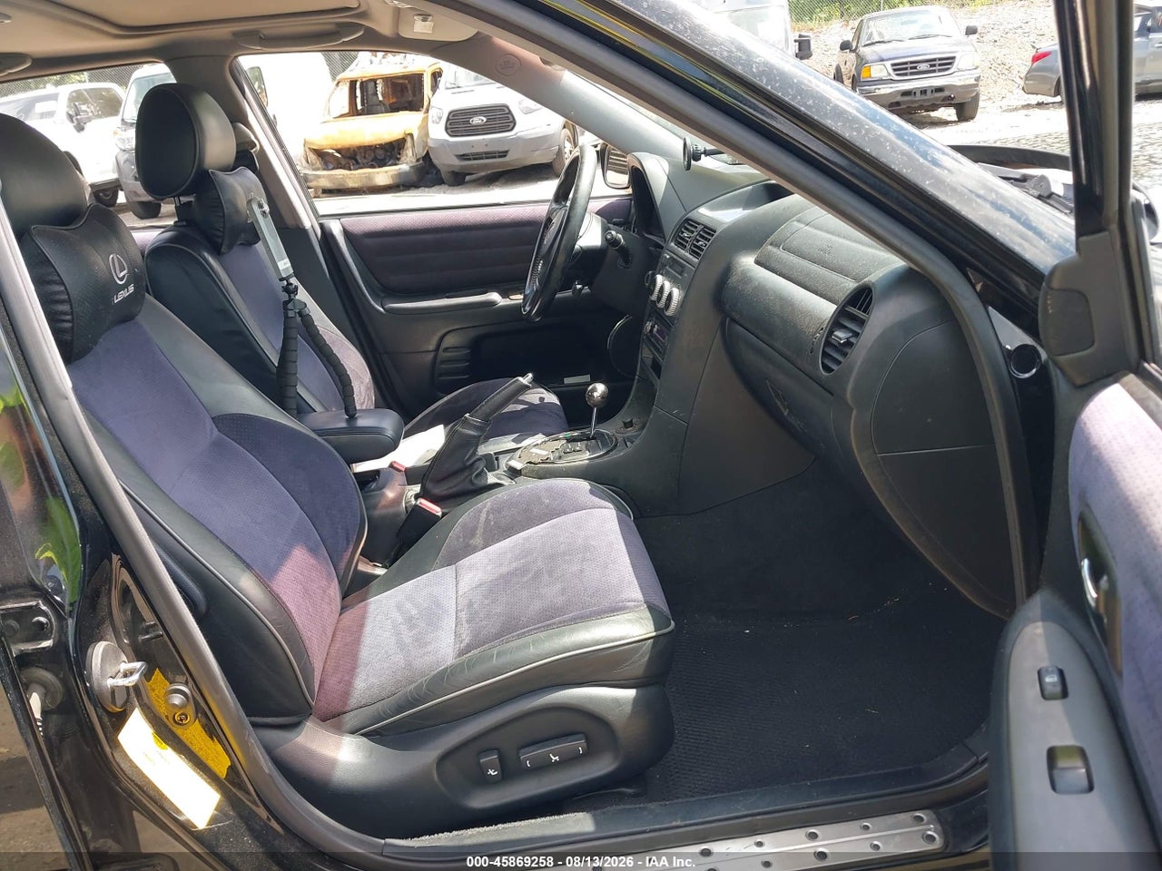 2003 LEXUS IS 300   · 5/11