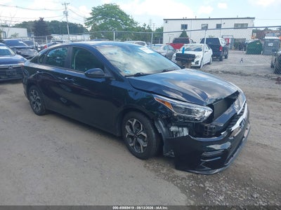 3KPF24AD2ME****** · 2021 KIA FORTE LXS