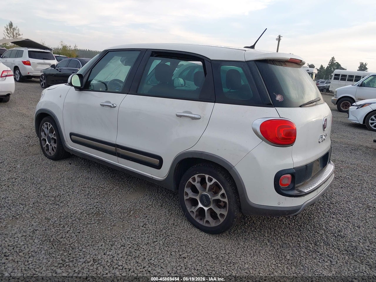 2014 FIAT 500L TREKKING · 3/11