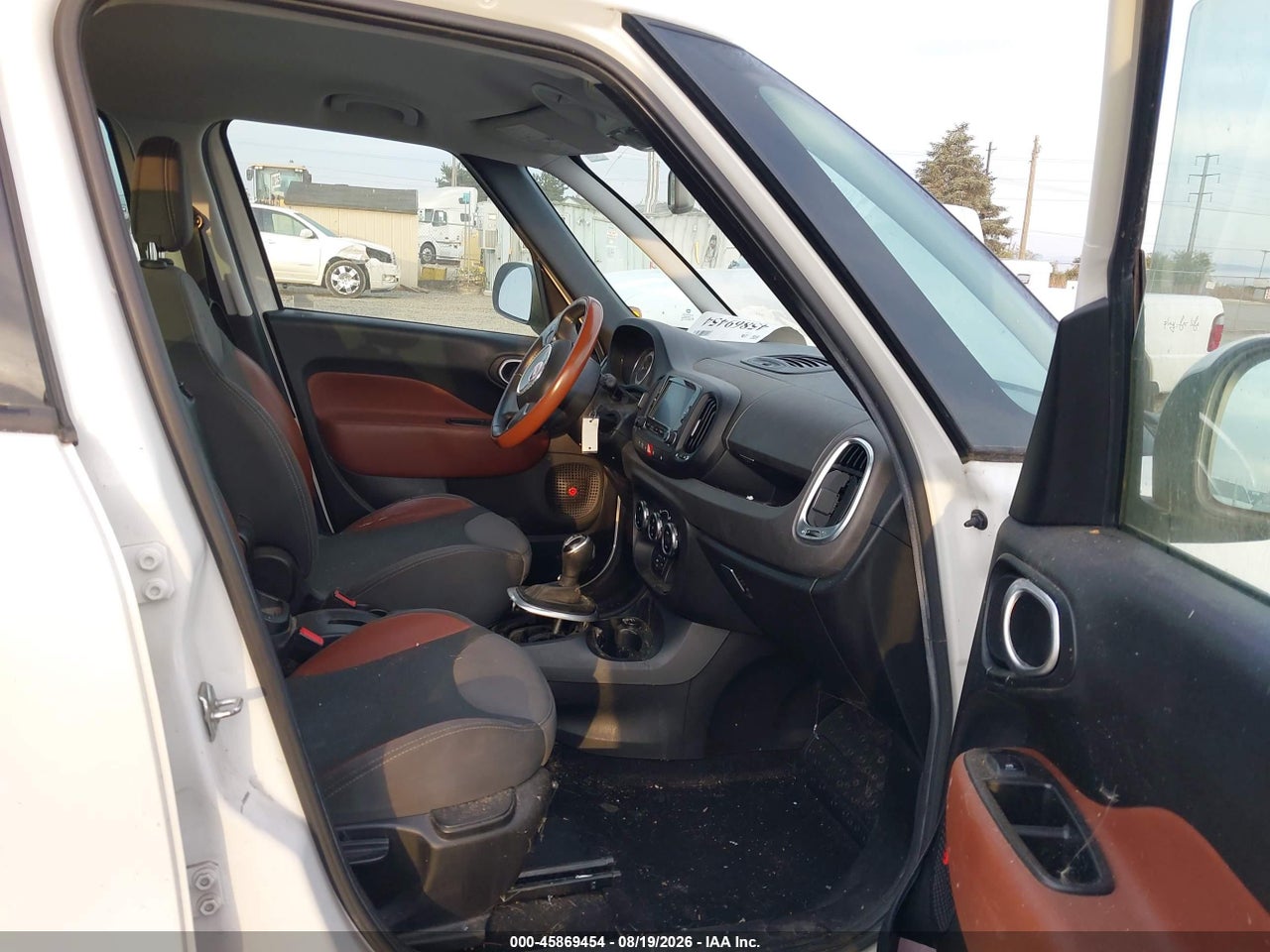 2014 FIAT 500L TREKKING · 5/11