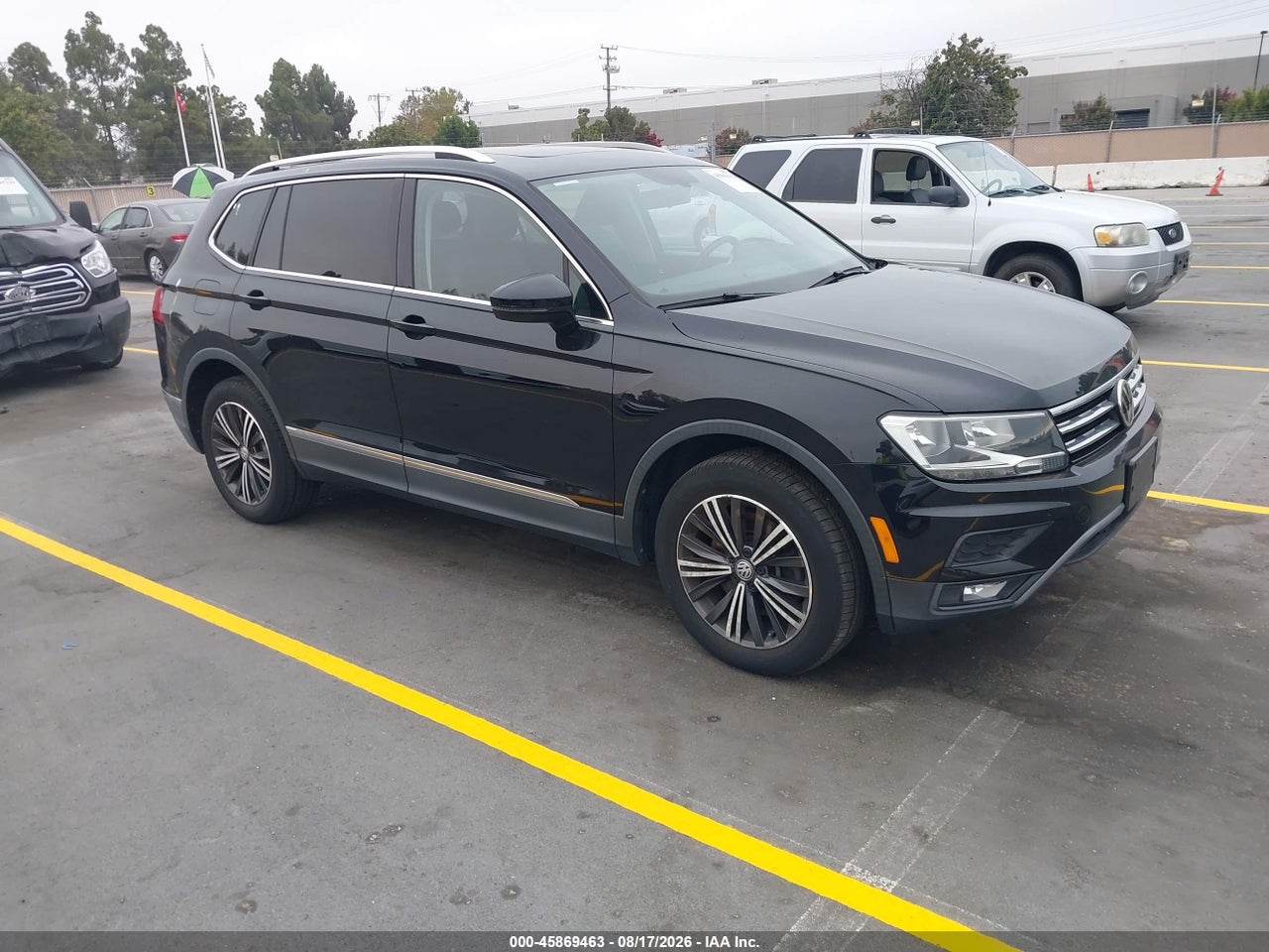 3VV2B7AX9JM****** · 2018 VOLKSWAGEN TIGUAN 2.0T SE/2.0T SEL