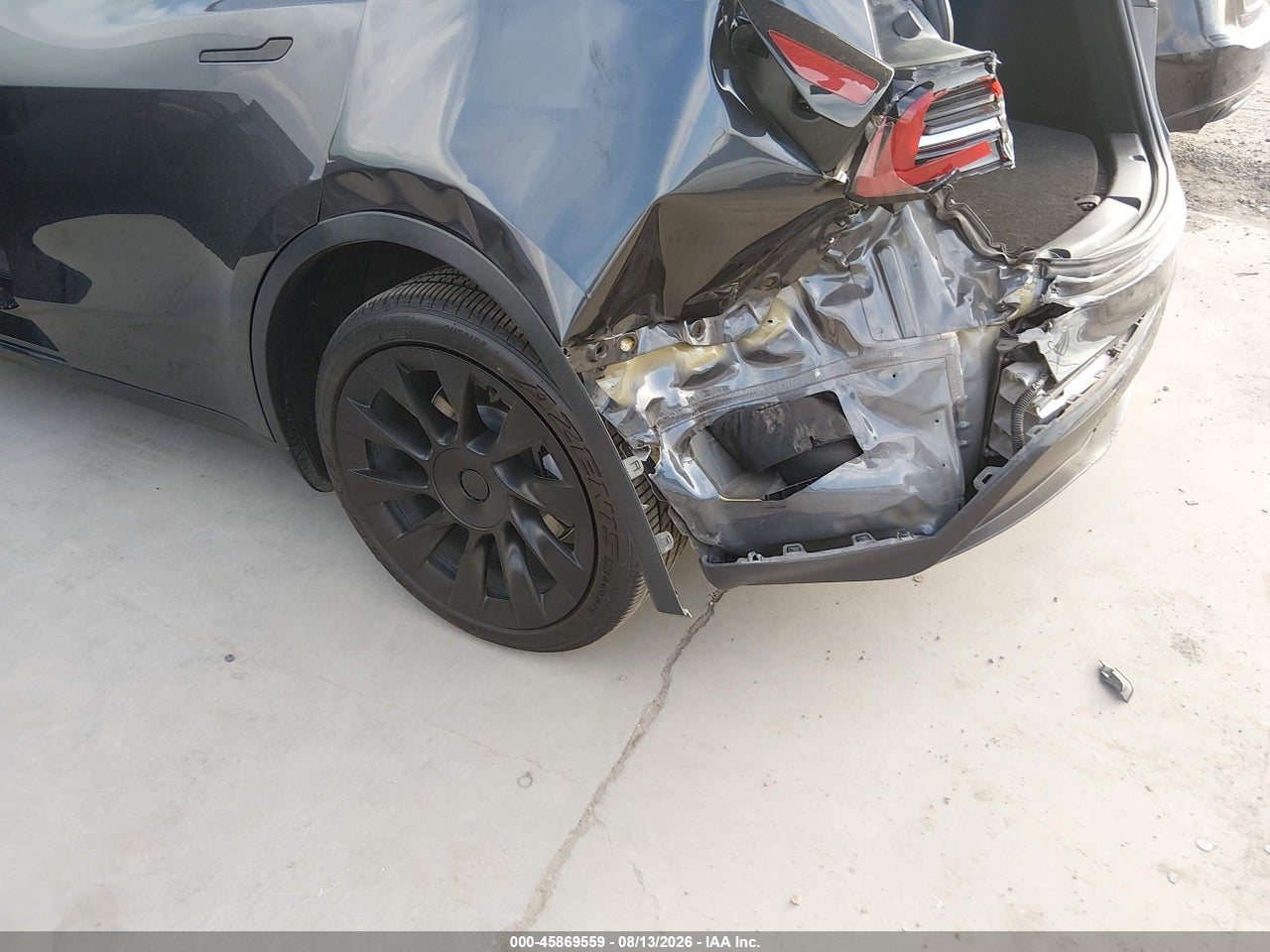 2024 TESLA MODEL Y LONG RANGE DUAL MOTOR ALL-WHEEL DRIVE · 6/9