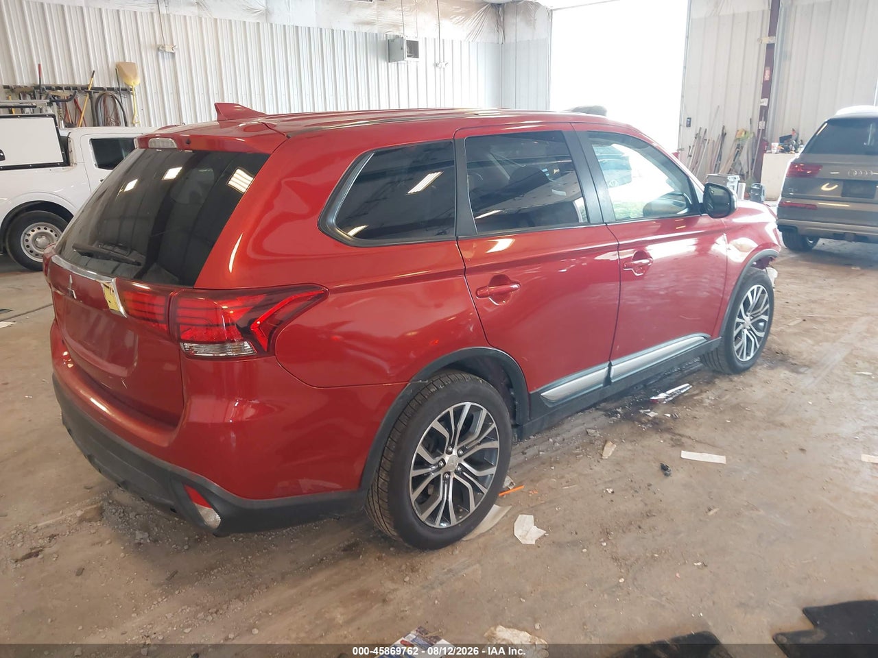 2018 MITSUBISHI OUTLANDER ES/LE/SE/SEL · 4/11